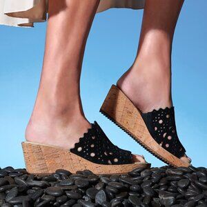 NEW VANELI Made In Brazil Cammie Suede Wedge Sandals black nerrow for women 252